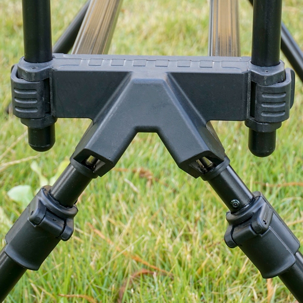 ポータブルアルミ製鯉釣り竿スタンド 折りたたみ式伸縮ホルダー - Fishing Rod Rack のレビューと価格